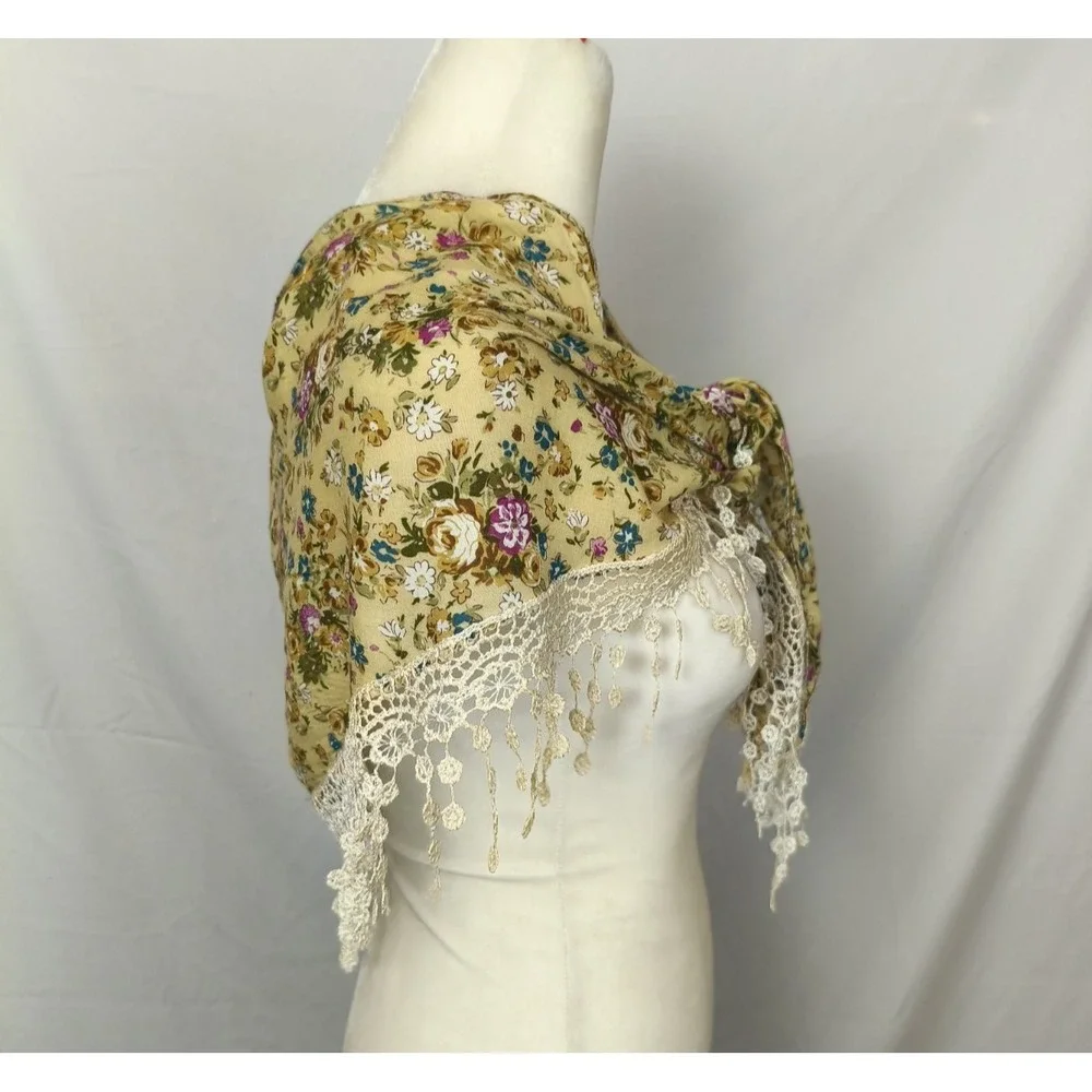Tan Ditsy Crochet Fringe Floral Scarf Boho Cottage Fairycore Ren Faire Granny